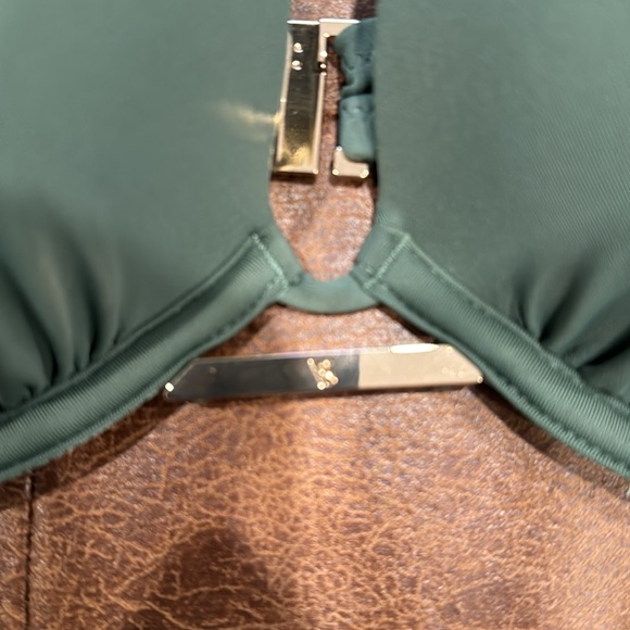 NWT Victoria’s Secret bikini 34c top and small bottoms - Picture 4 of 10